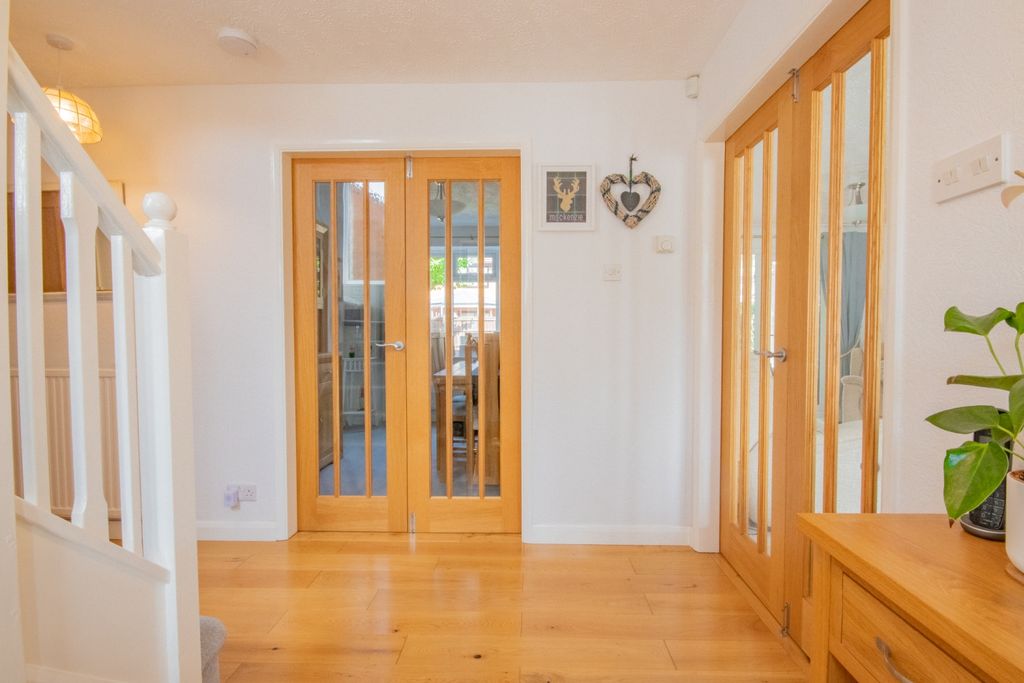 Property photo 2 of 27 Hallway