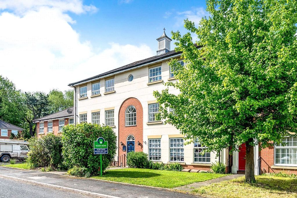 Property photo 2 of 8 Front