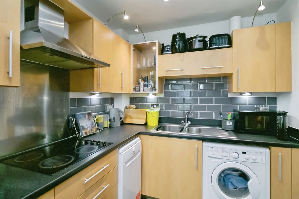 Property photo 3 of 26