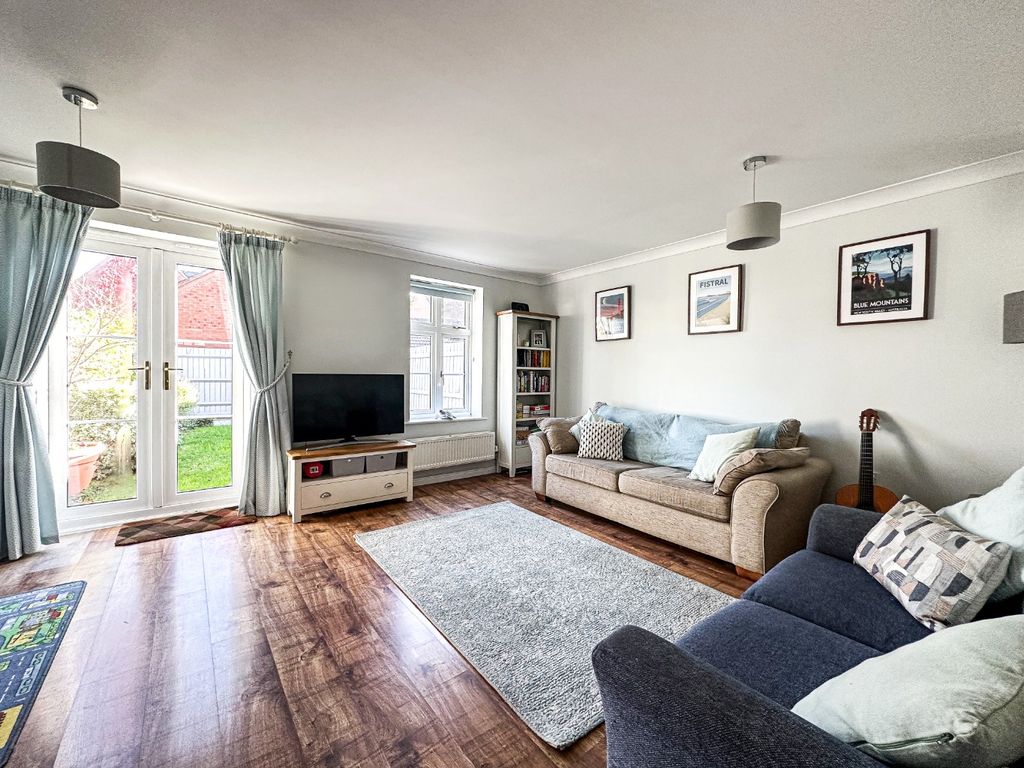 Property photo 3 of 15 4677919