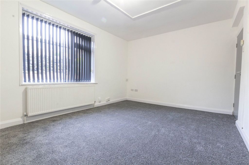 Property photo 2 of 16 Studio