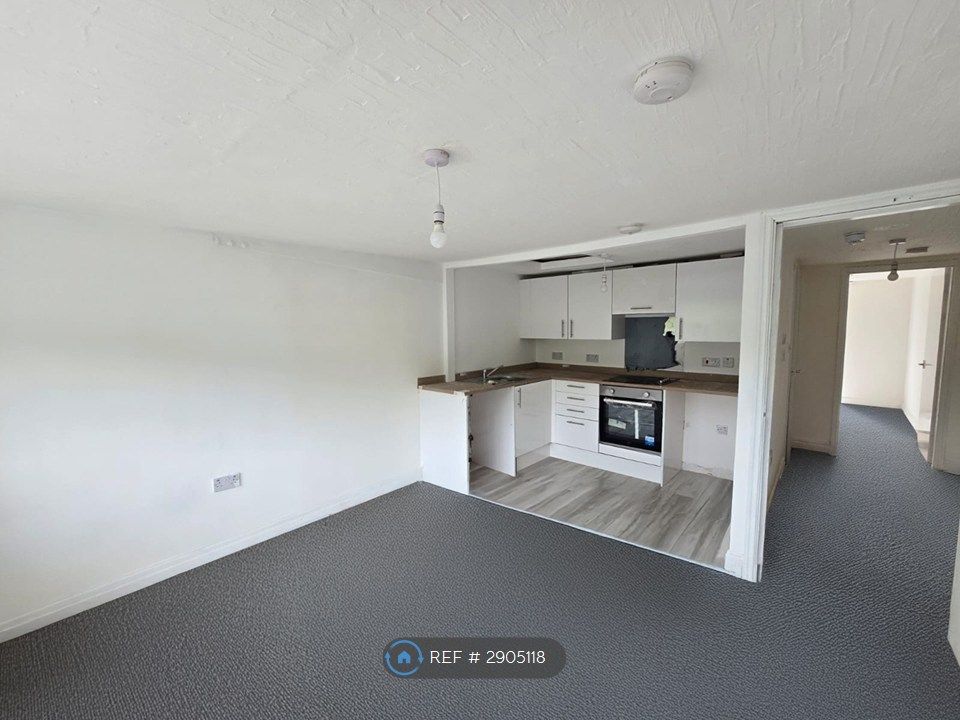 Property photo 1 of 4 Lounge With Integrated Kitchen Unit.