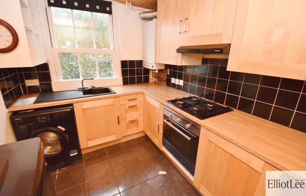 Property photo 3 of 5
