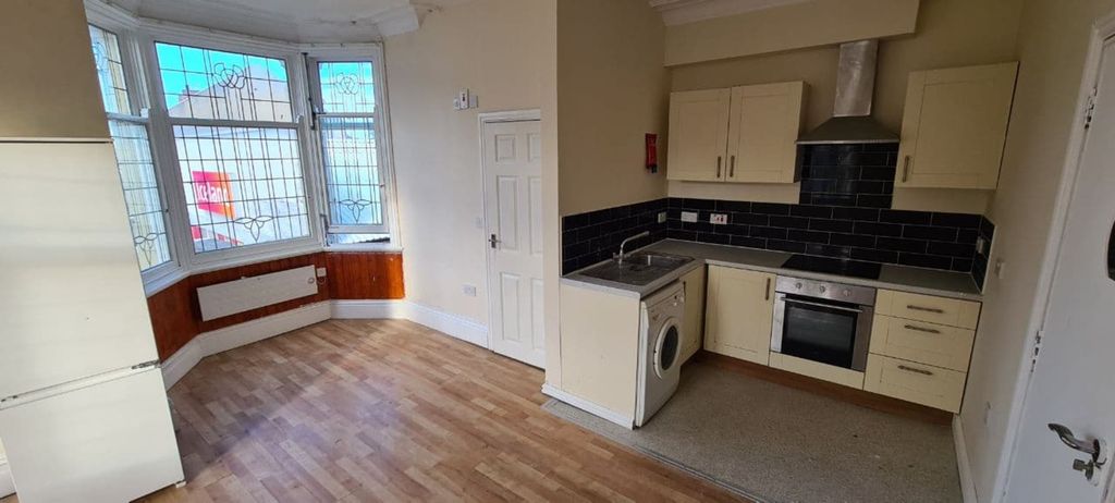 Property photo 2 of 4