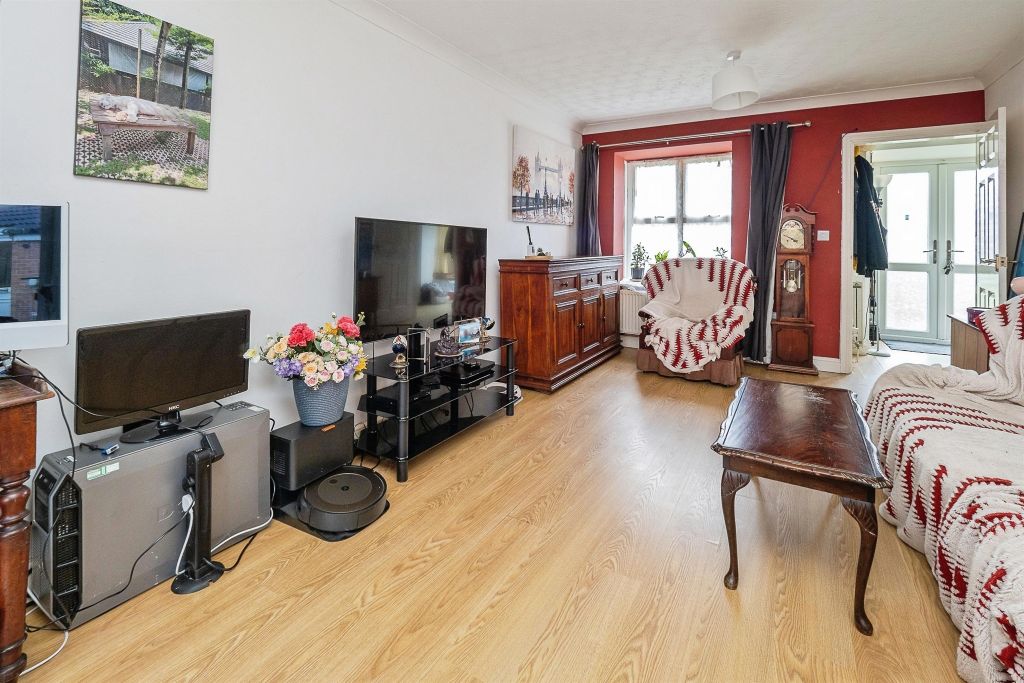 Property photo 2 of 20