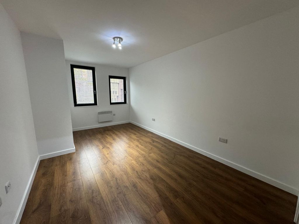 Property photo 3 of 5 Bedroom 1