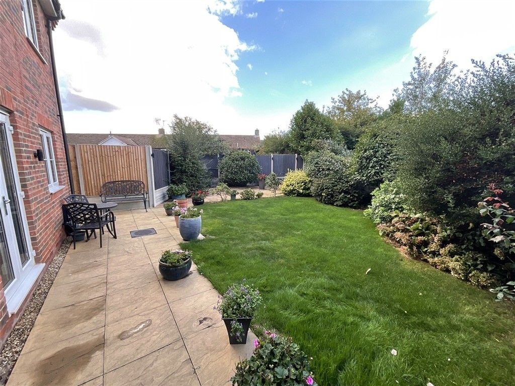 Property photo 1 of 7 Garden