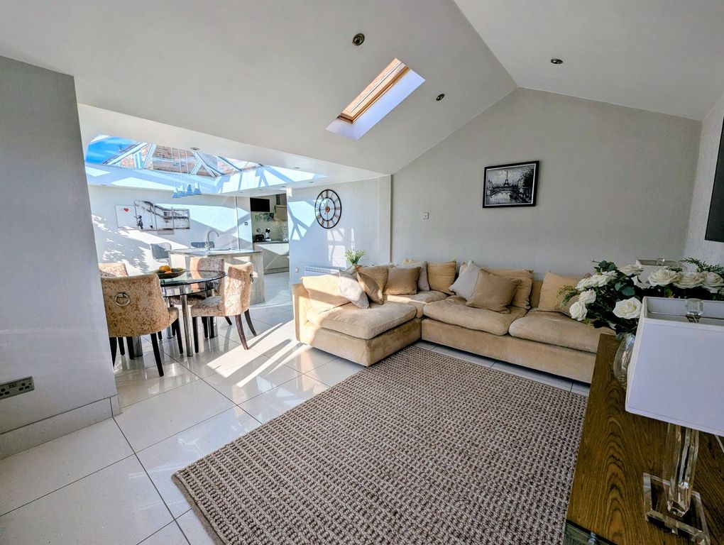 Property photo 2 of 34