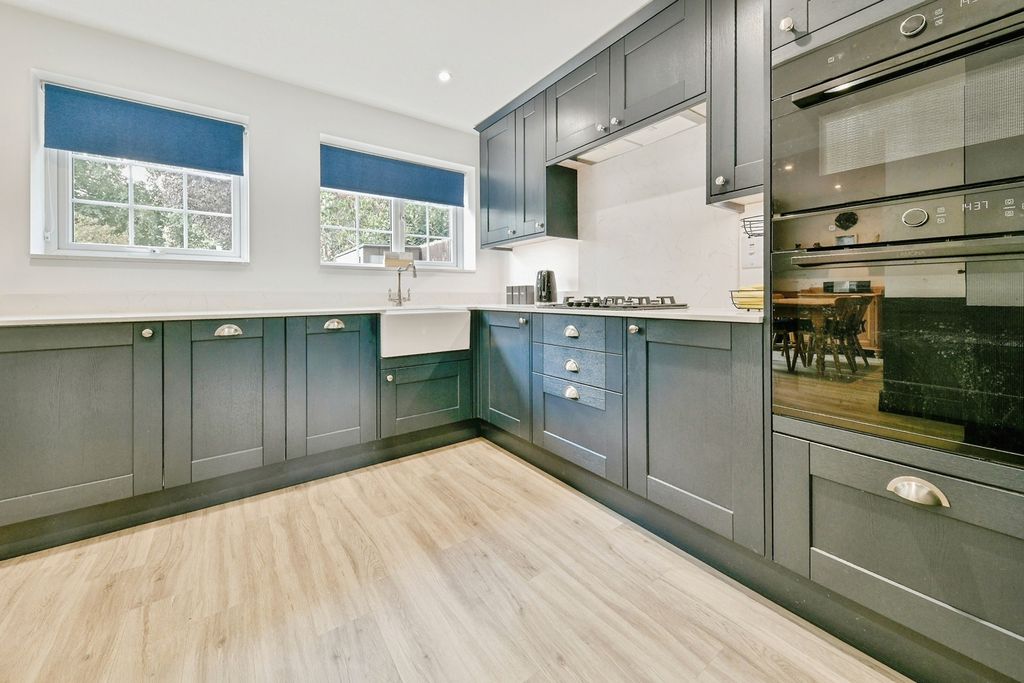 Property photo 2 of 23 Pbox-Img.Jpg