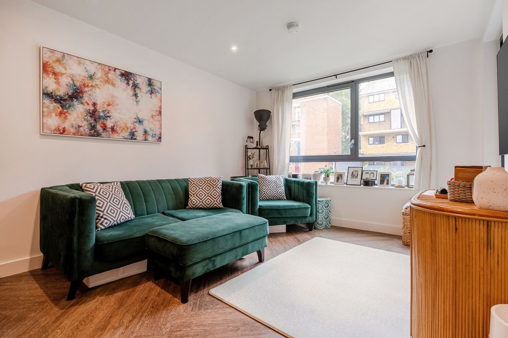 Property photo 2 of 19 1516046-16-1A0A49...
