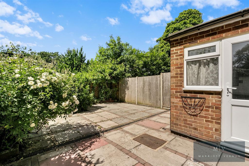 Property photo 3 of 13 Birdhurst Avenue 42 MV-1.Jpg