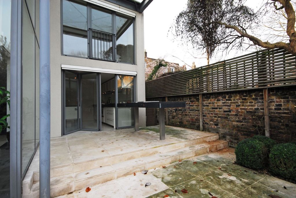 Property photo 2 of 14