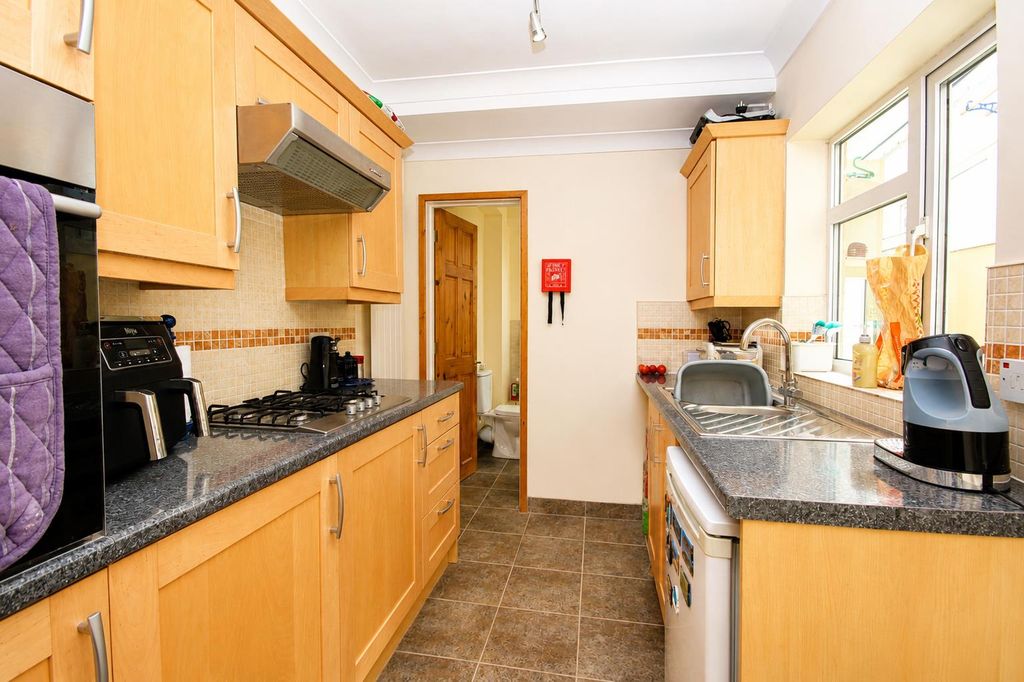 Property photo 2 of 15 69c6F9ce-64Ac-49Df-A3d4-263E9Ccdce0d.Png