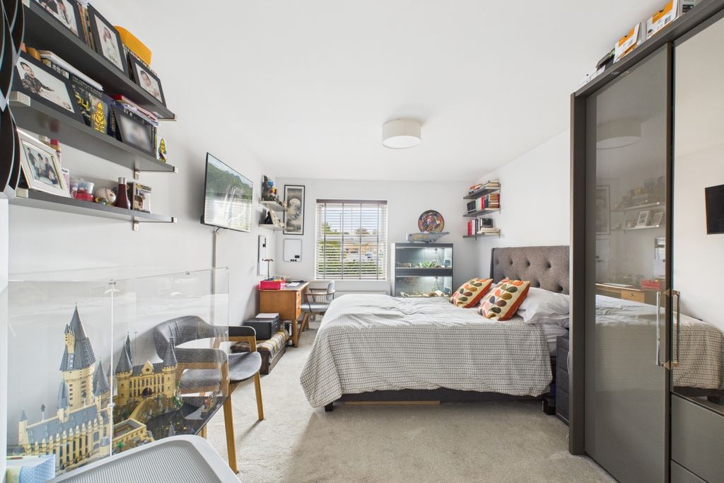 Property photo 3 of 9 Bedroom 1