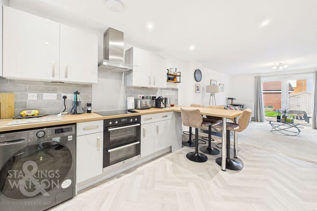 Property photo 3 of 23