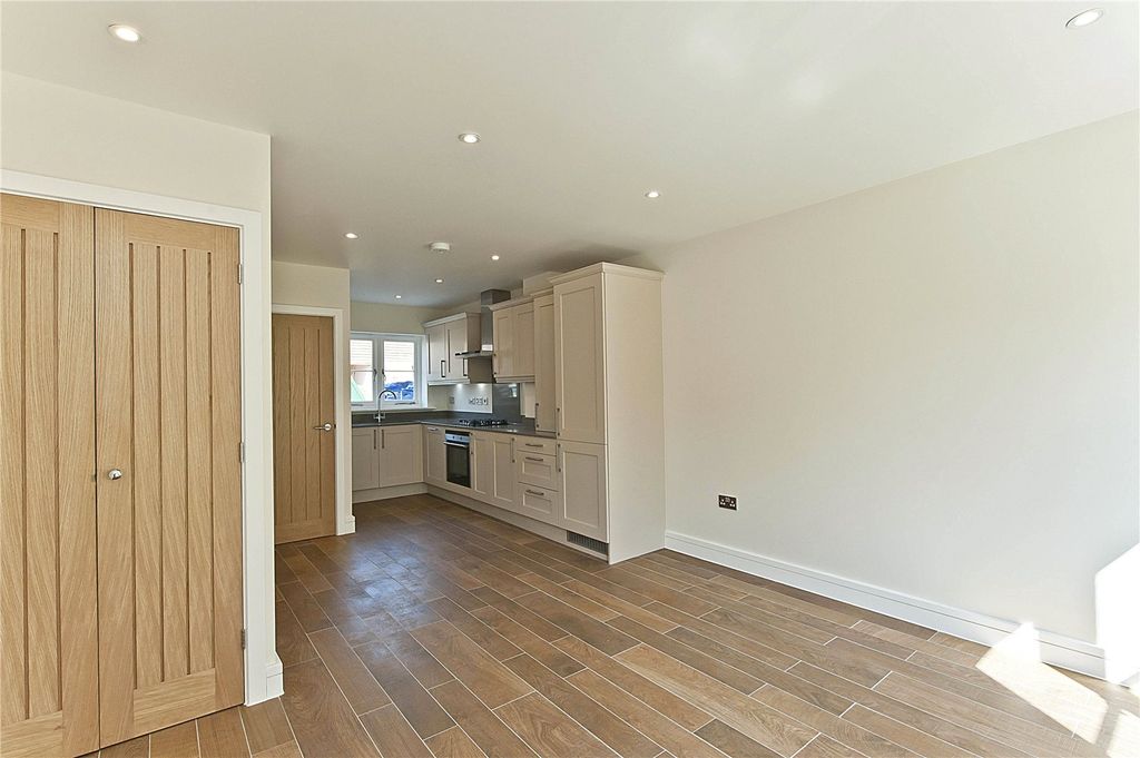Property photo 3 of 6 Reception Kitchen