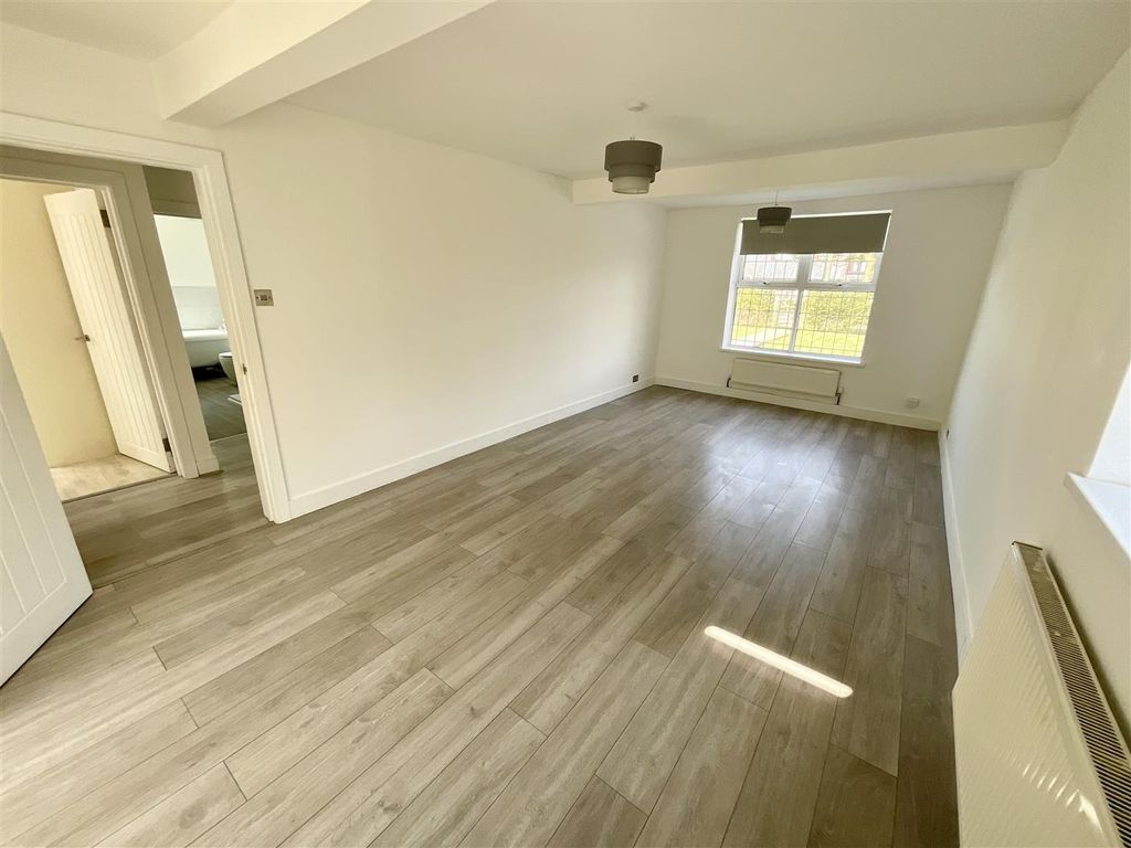 Property photo 2 of 46 Img_9434.Jpeg