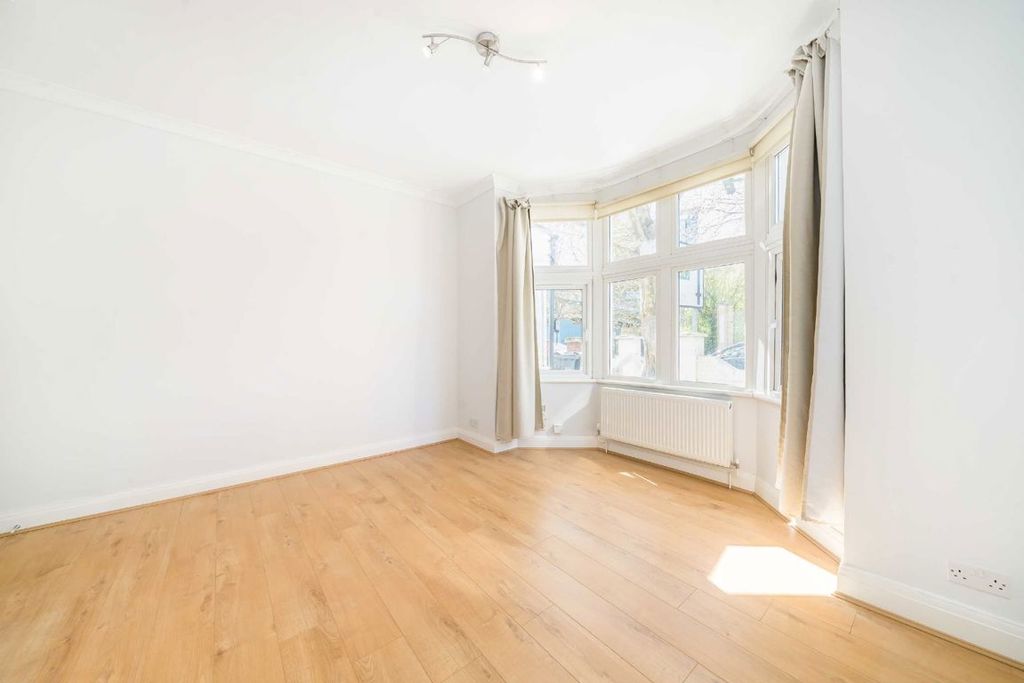 Property photo 2 of 5