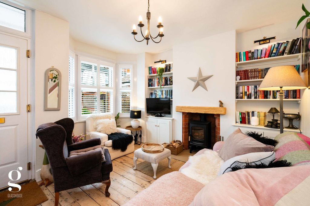 Property photo 2 of 35