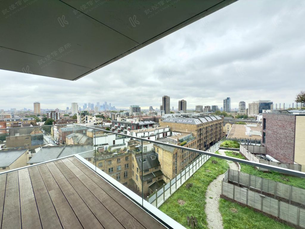 Property photo 3 of 11 Terrace / Patio