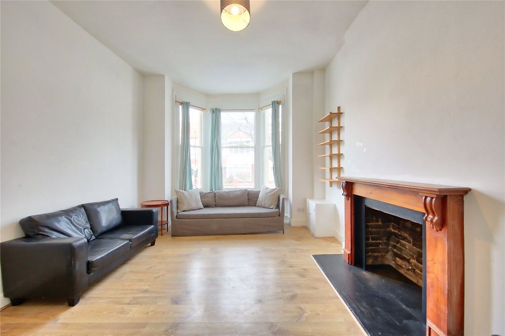 Property photo 1 of 10 Picture No. 08