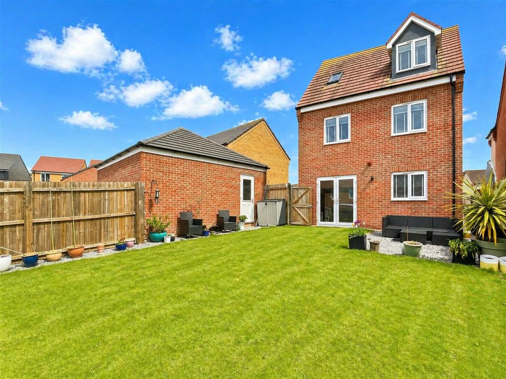 Property photo 2 of 17