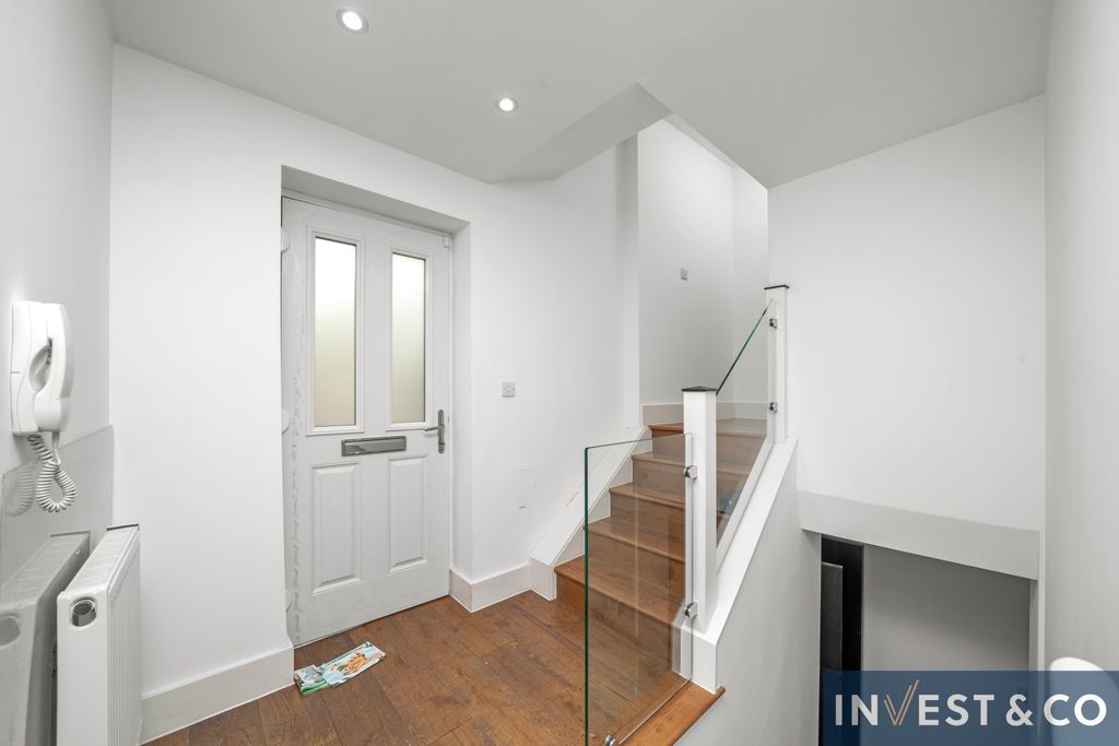 Property photo 2 of 9 Dsc03140