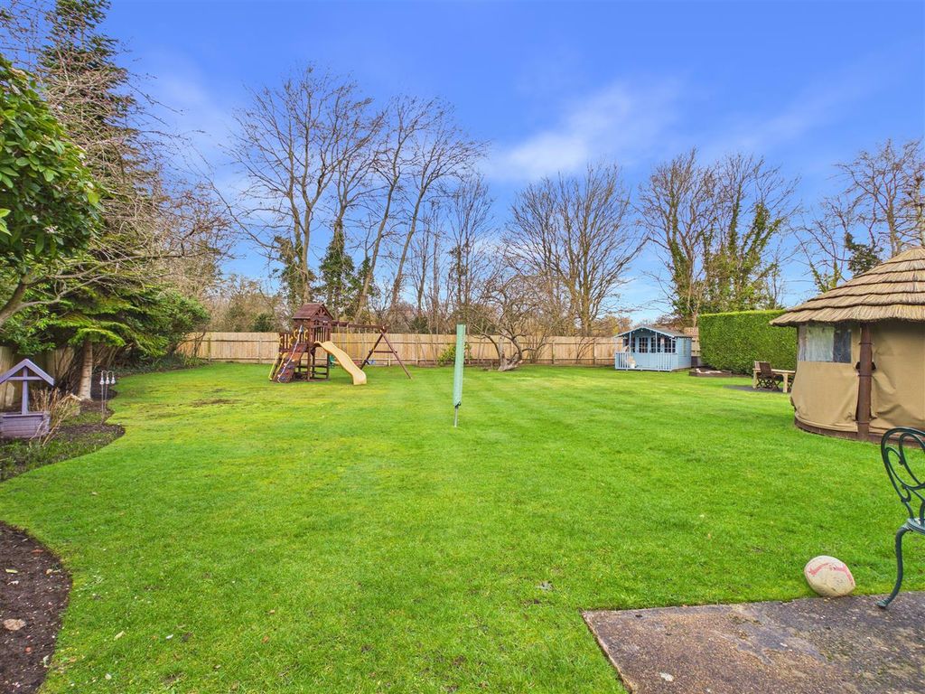 Property photo 3 of 24 Cam01523G0-Pr0227-Still003.Jpg