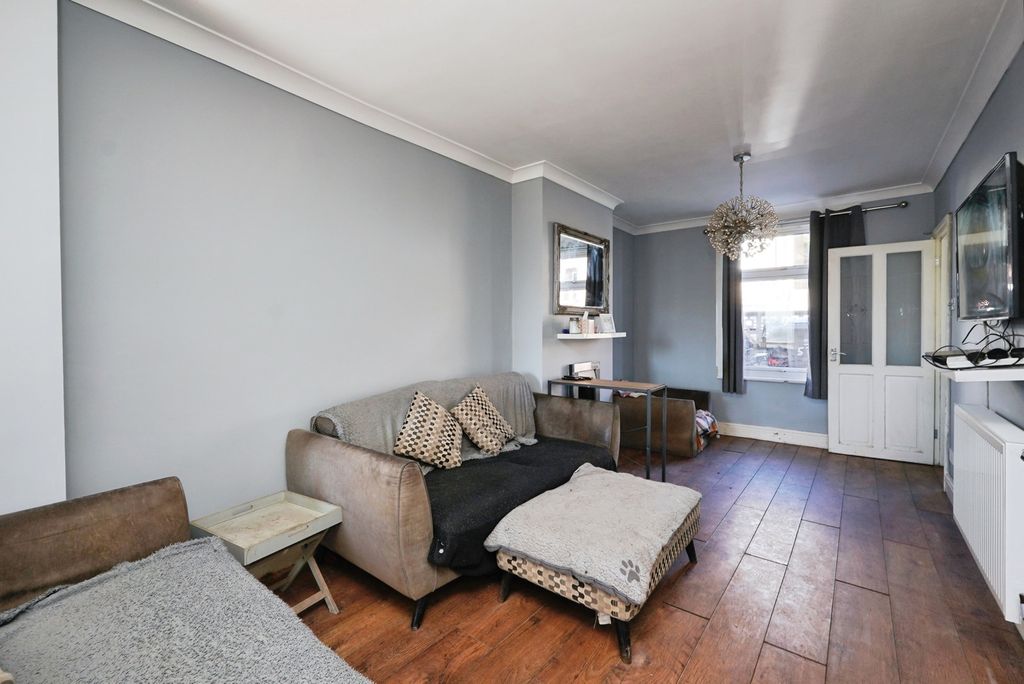 Property photo 3 of 14 Pbox-Img.Jpg