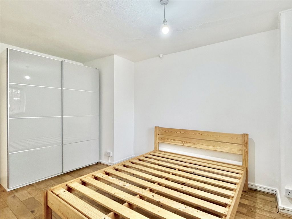 Property photo 3 of 7 Picture No. 15