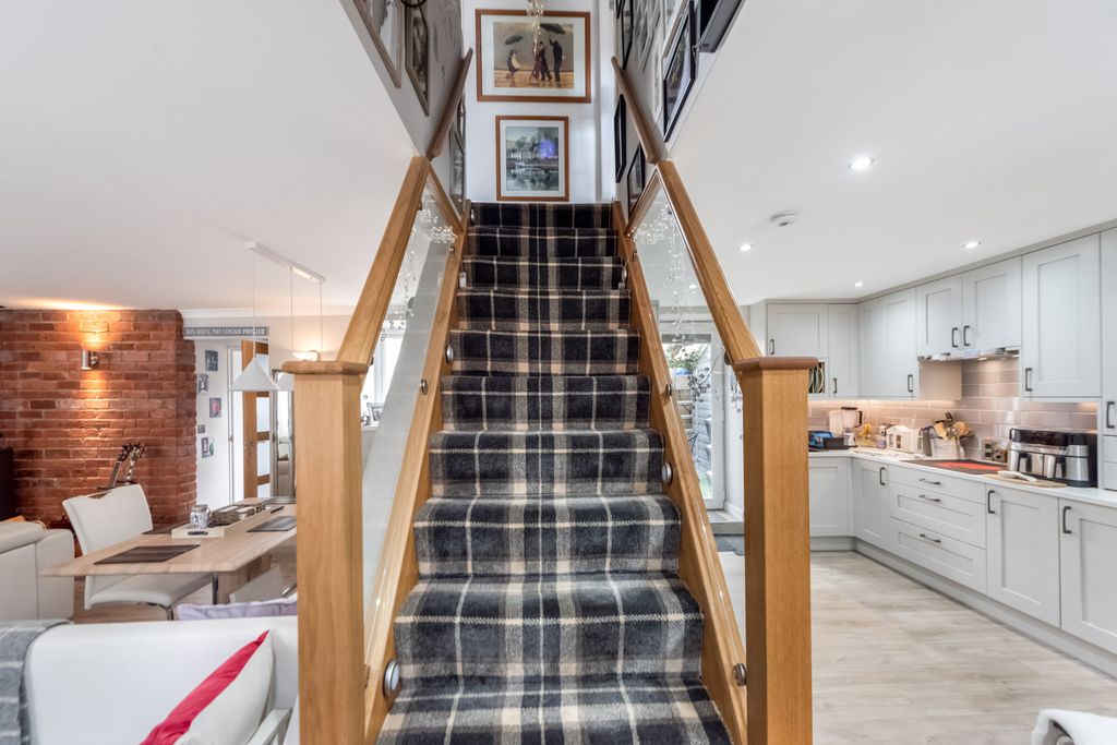 Additional image 12 of 3 bed end terrace house for saleMillar Steet, Crieff PH7