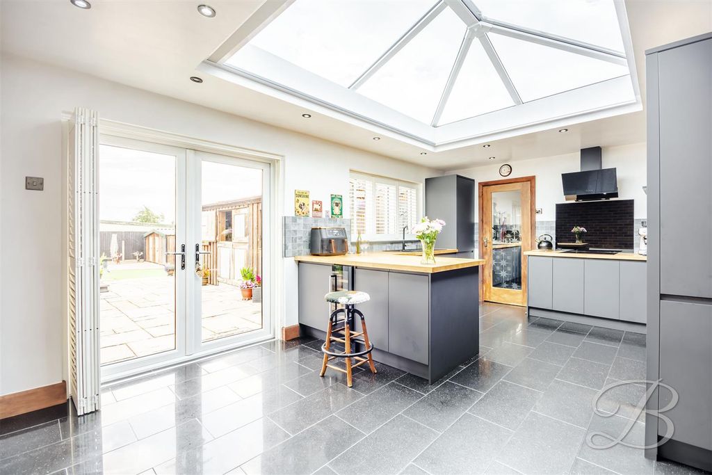 Property photo 3 of 22 Ccltd-2.Jpg