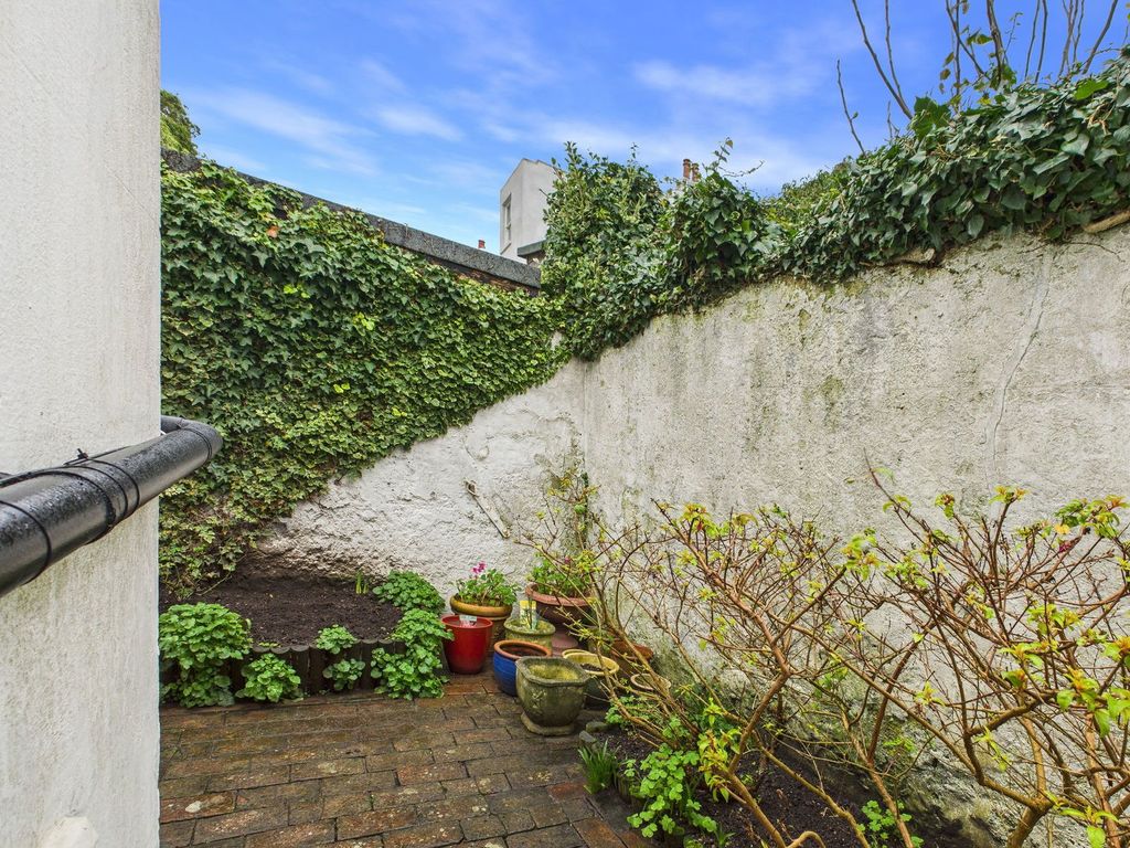 Property photo 3 of 26