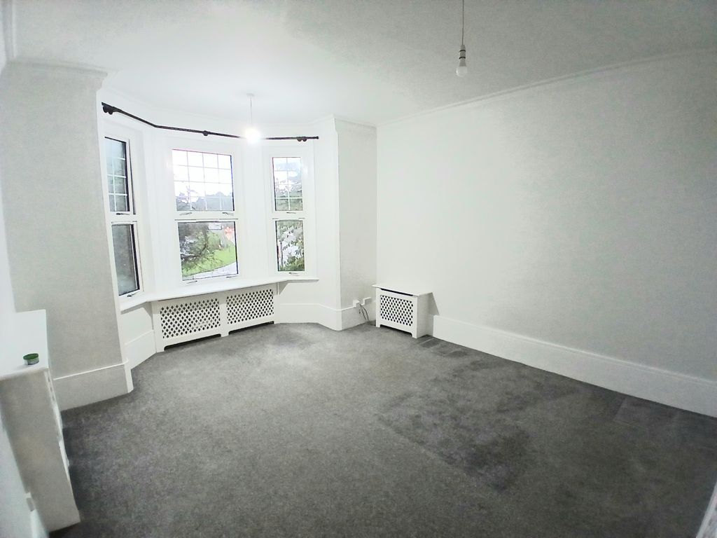 Property photo 2 of 13 Image