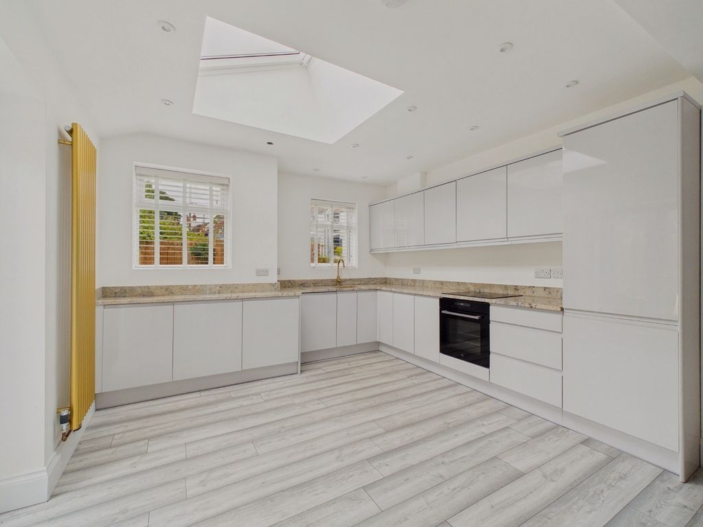Property photo 2 of 21 5315982