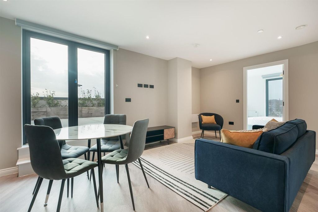 Property photo 1 of 10 2Bed-5.Jpg