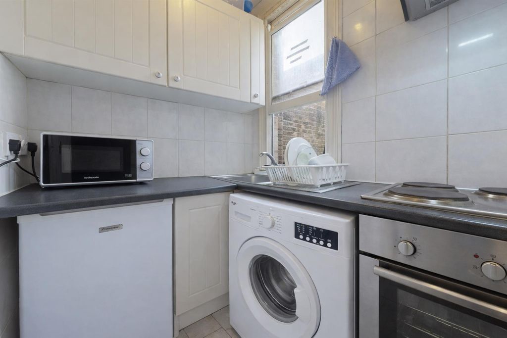 Property photo 3 of 7 0E7d2339-d5cc-4485-Af8c-d4F3De126439.Png