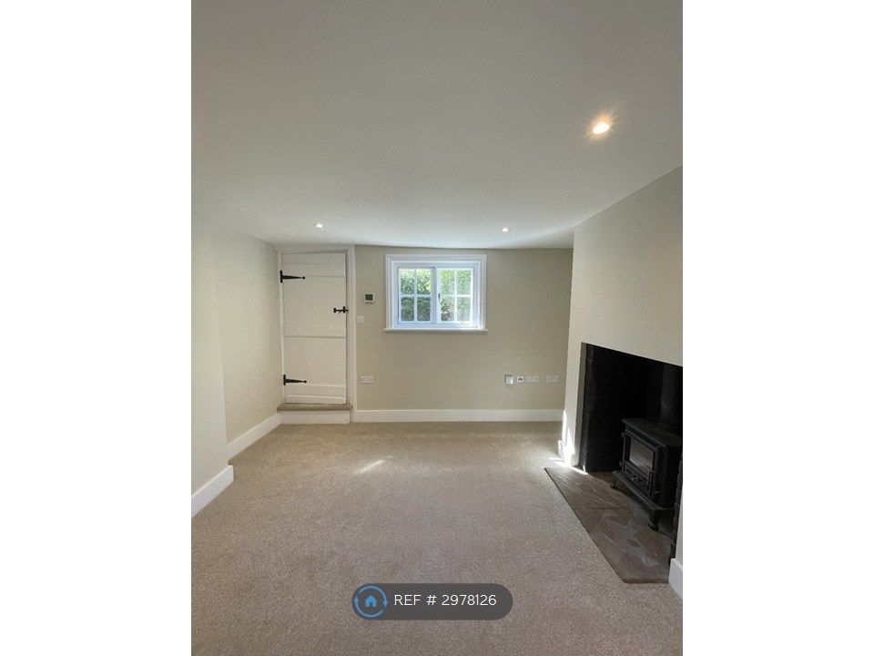 Property photo 3 of 10 Living Room
