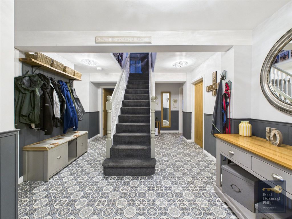 Property photo 3 of 47 Picture No. 18