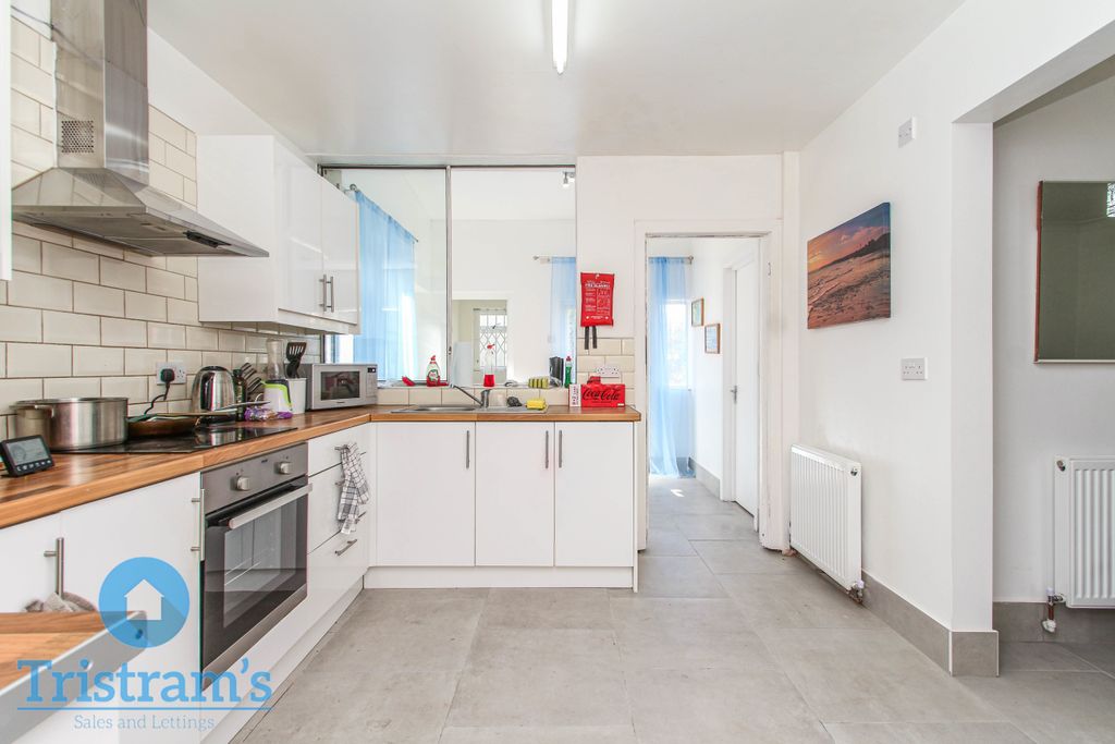 Property photo 3 of 24