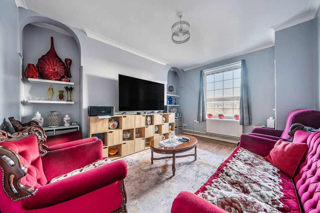 Property photo 2 of 20