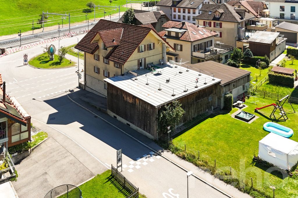 Property photo 1 of 9