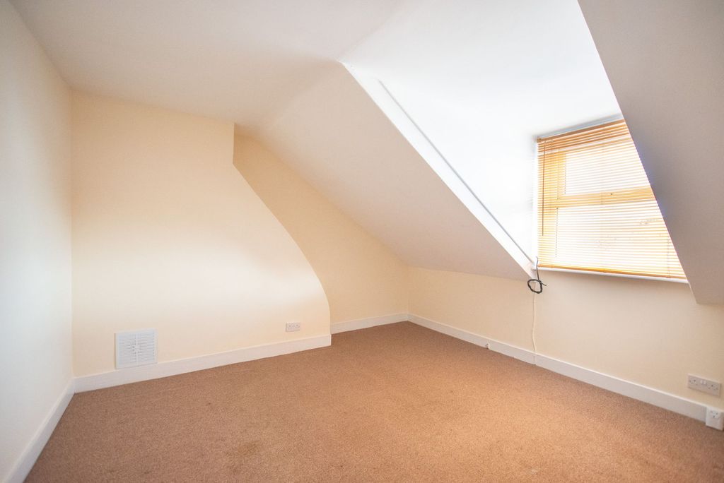 Property photo 2 of 11 Living Room