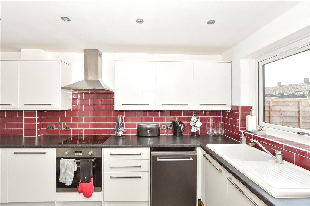 Property photo 3 of 15 Kitchen
