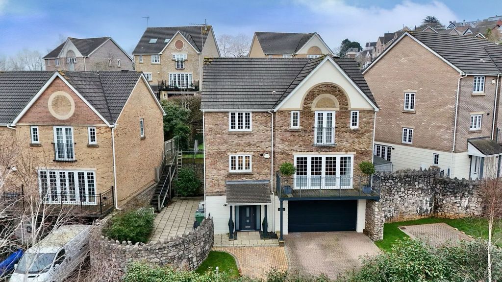 Property photo 1 of 22