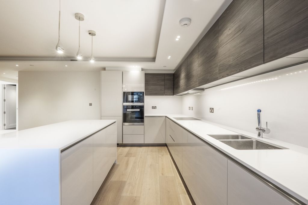 Property photo 1 of 14 Kitchen
