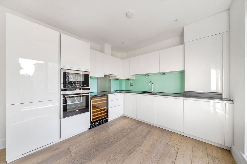 Property photo 2 of 17 Kitchen