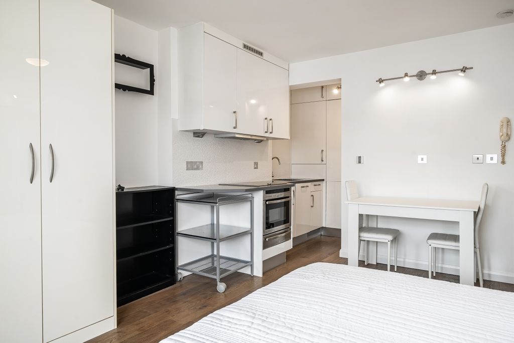 Property photo 3 of 10 1425941-16-69B403...