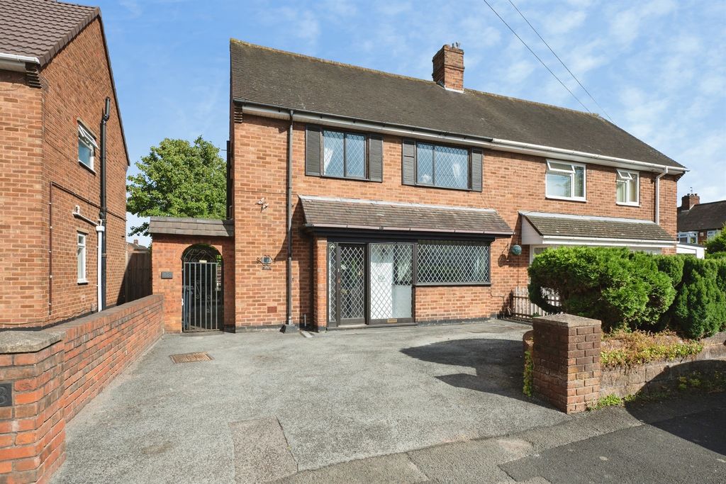 Property photo 1 of 11