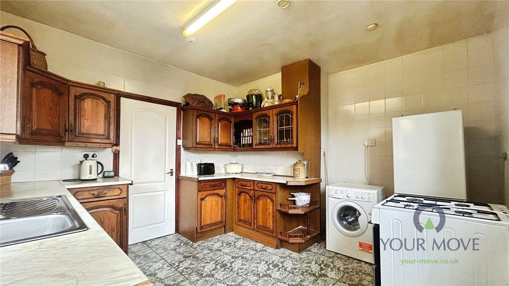 Property photo 3 of 15 Picture No. 12